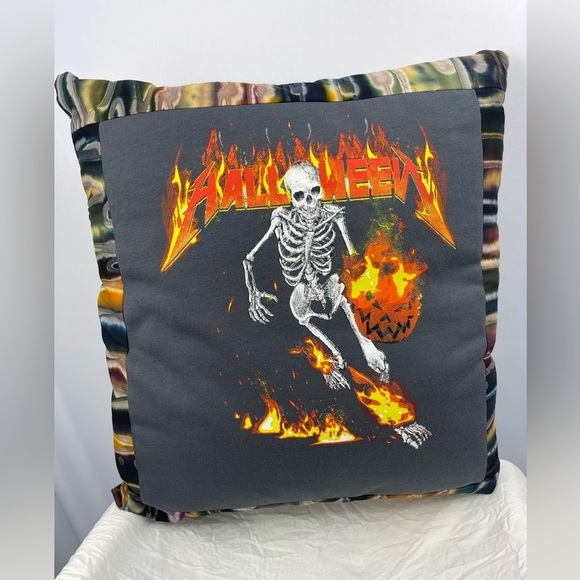 Homemade brand new T-shirt accent pillow skeleton fire Halloween pumpkin - Picture 6 of 9